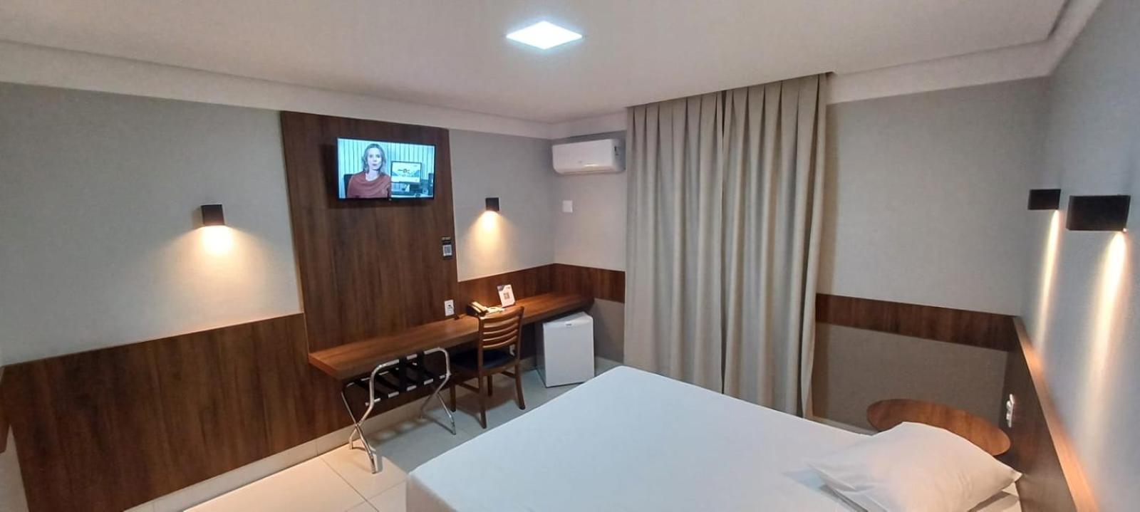 Cristal Palace Hotel Лінс Екстер'єр фото